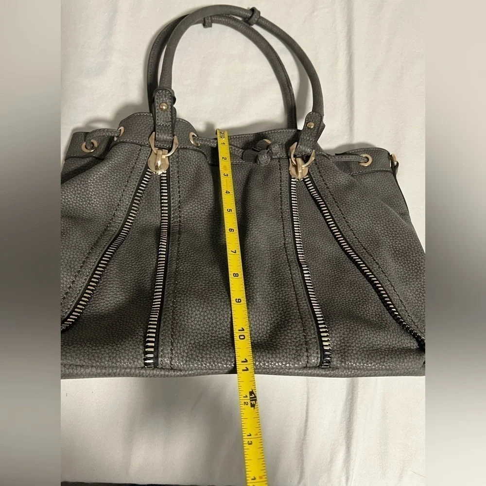 Gussaci Drawstring Shoulder Bag Purse Gray With Zipper Detail - Picture 9 of 13